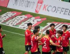 PG中国官网-球星表现抢眼，助球队逆转胜利