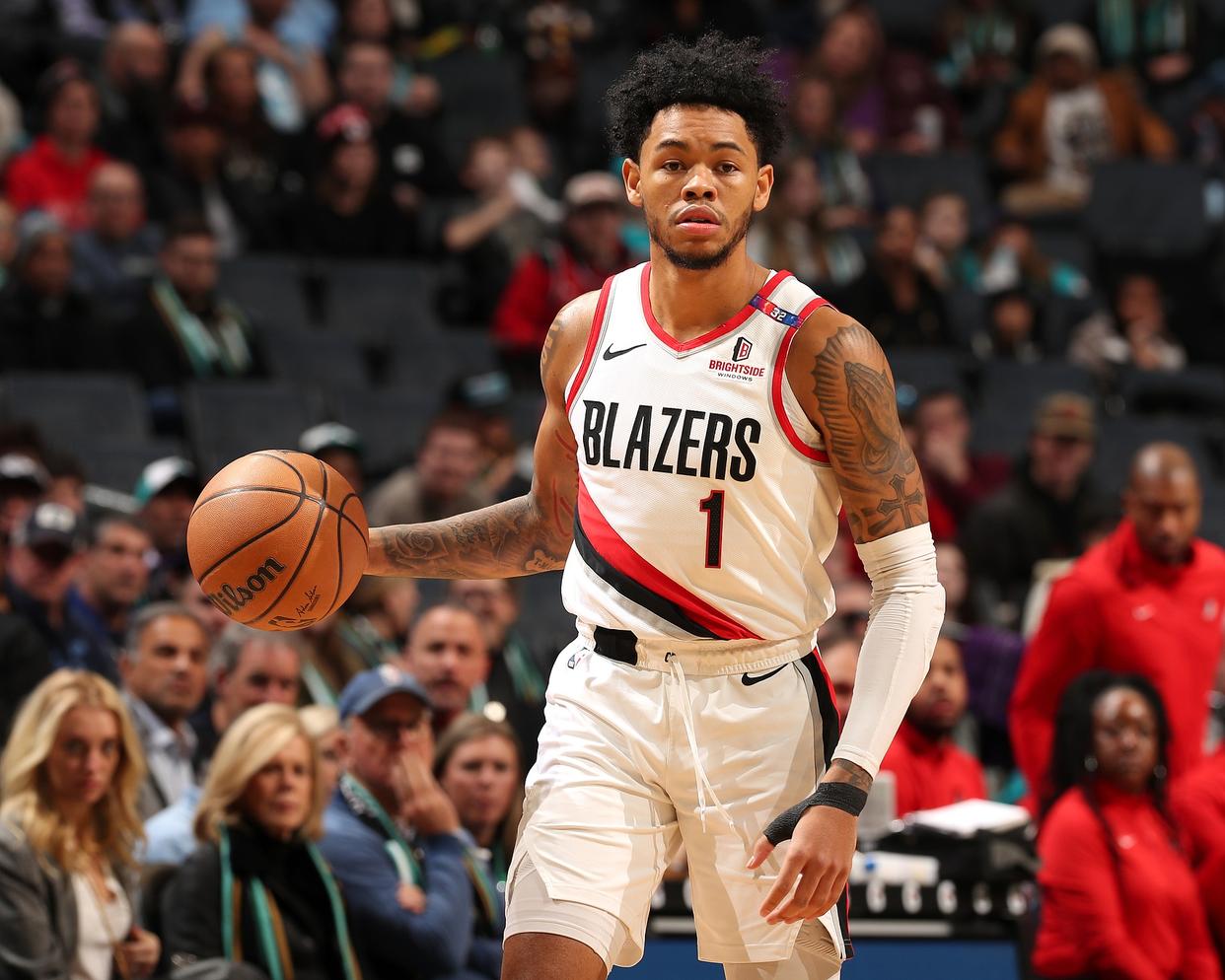 PG电子官方-开拓者客场大胜，麦科勒姆火力全开