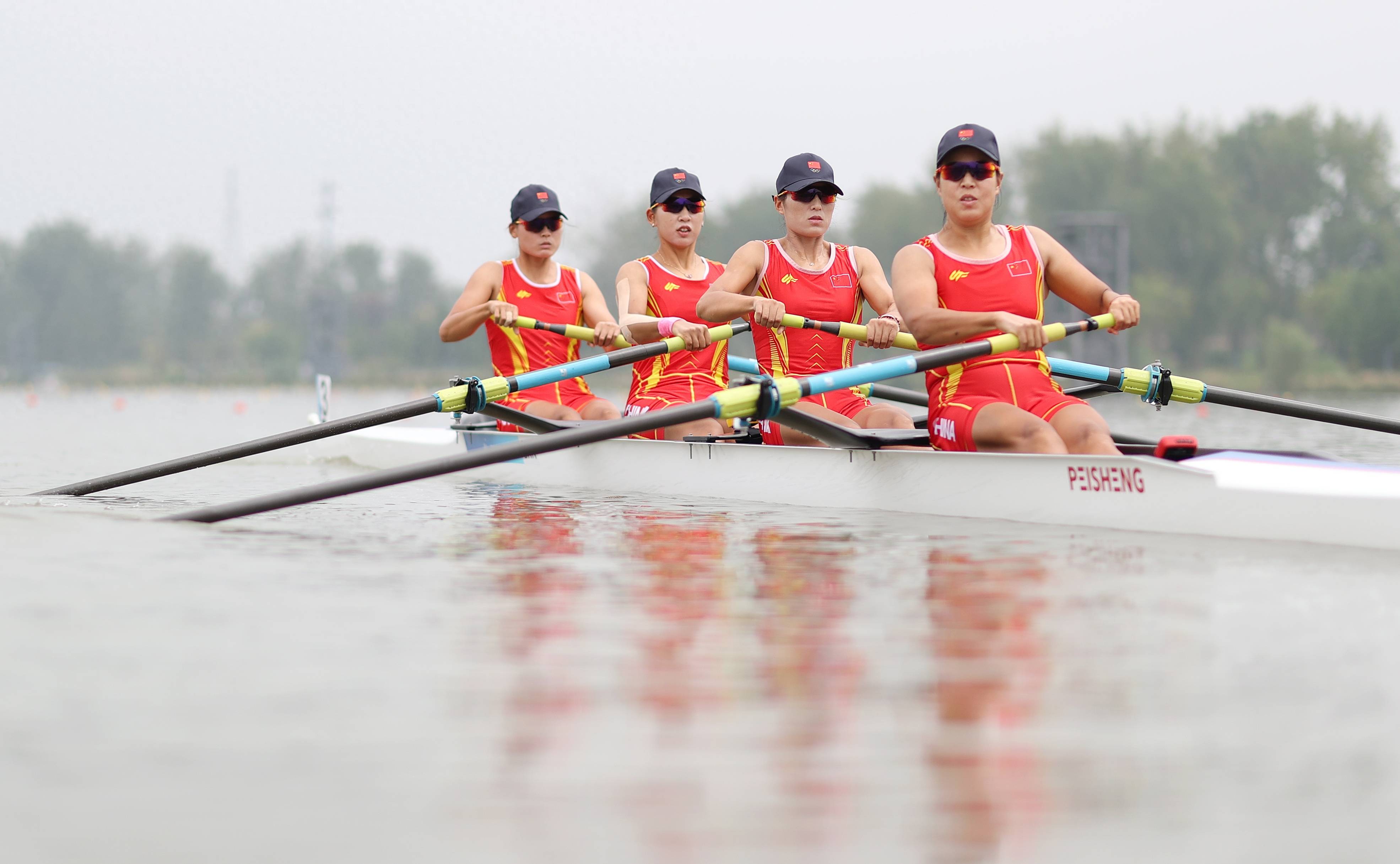 PG电子官网入口-包含赛艇比赛中选手奋力划桨，力求领先的词条