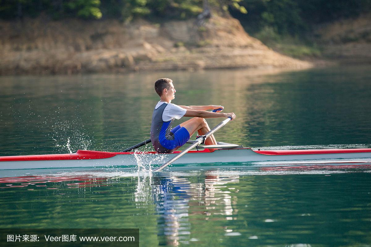 PG电子官网入口-包含赛艇比赛中选手奋力划桨，力求领先的词条