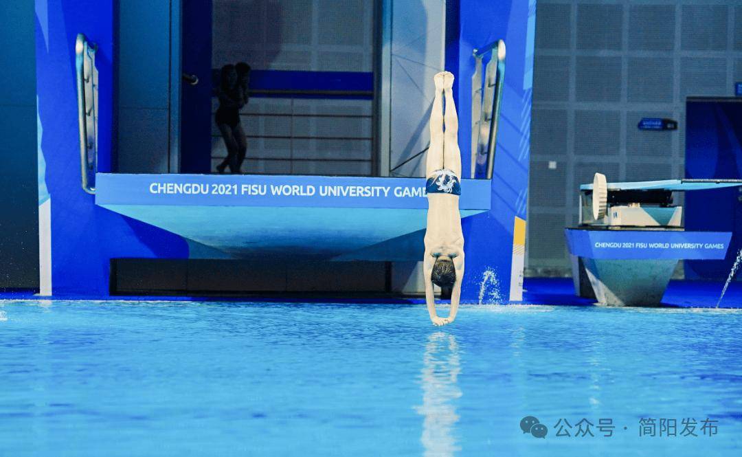 PG Soft Gaming-英国选手获得跳水冠军，飞翔于空中