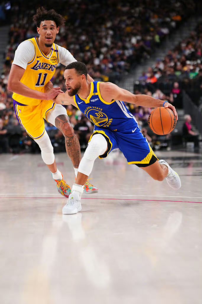 PG电子试玩官网-勇士队在季后赛中击败了对手，晋级下一轮