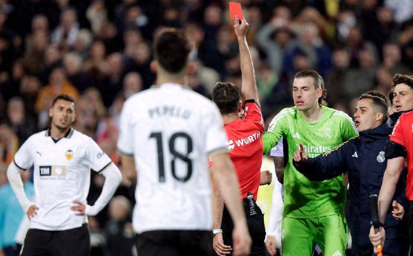 PG平台-瓦伦西亚主场遭遇连败，降级区抢眼的简单介绍